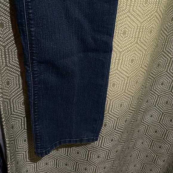 NYDJ size 10 straight jeans EUC - Picture 3 of 6